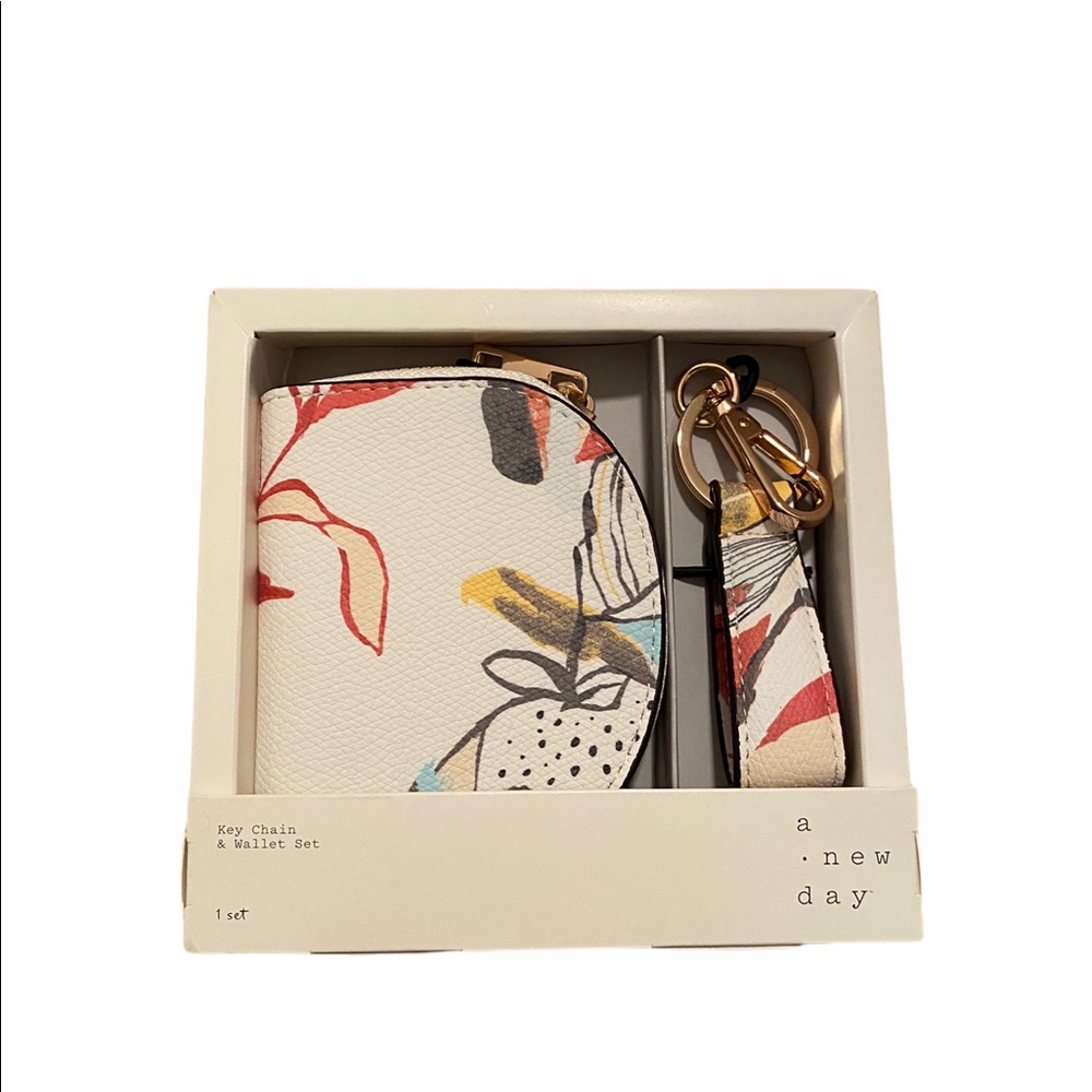 4/$25 sale Key chain and wallet set